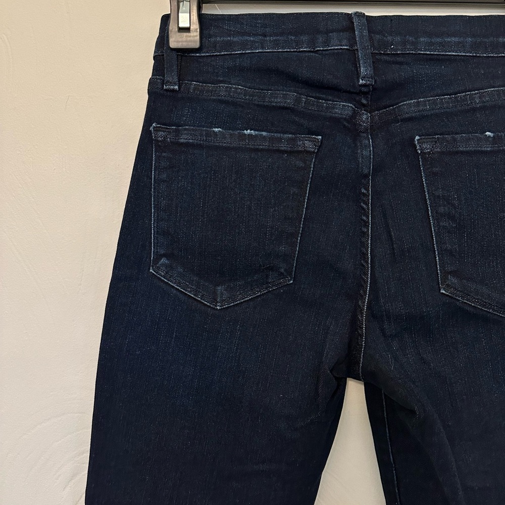 Frame Le Skinny de Jeanne Crop; Dark wash skinny jean - Picture 3 of 4
